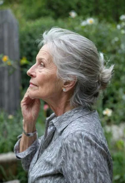 Nicole, 62