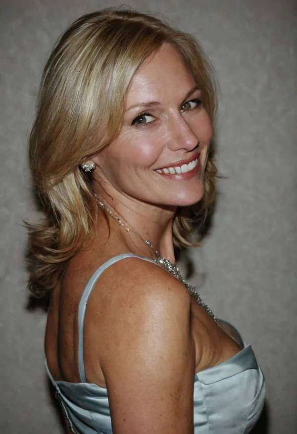 Cornelia, 42